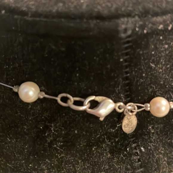 Vintage pre 2001 17” Carolee silver plated necklace w/15 white simulated pearls - Picture 8 of 12